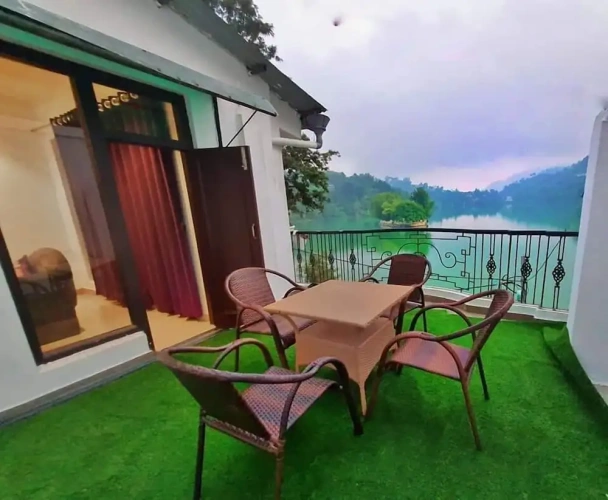 Luxury Suite with balcony