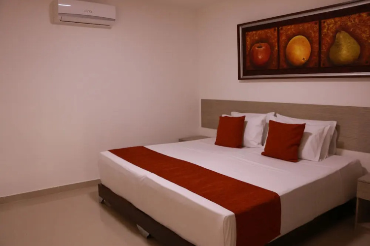 Apartasuites La Flora