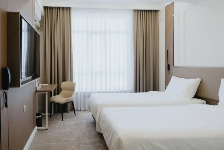 Bon Hotel (Bon)