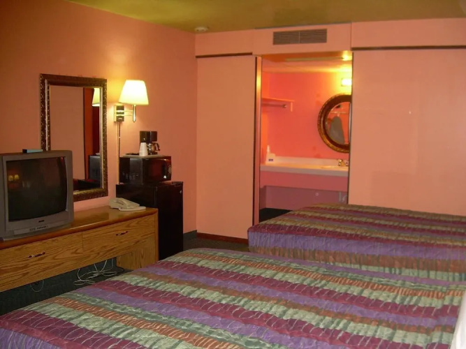 83 Motel