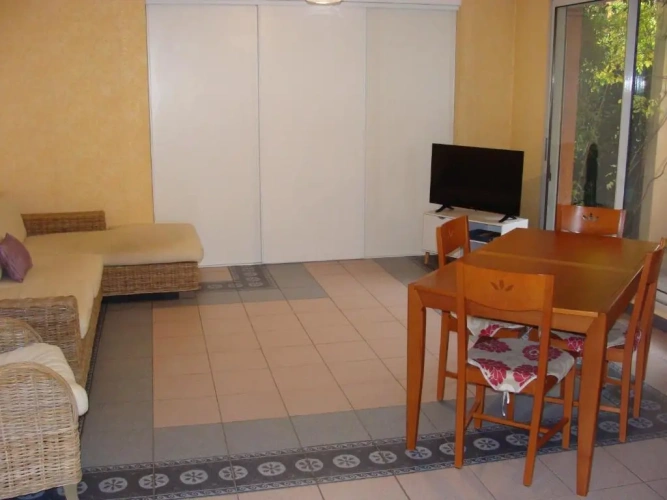 3 Bedrooms Apartment