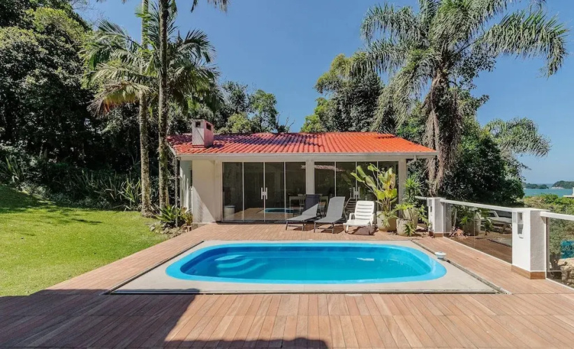 4BR House Pool & BBQ 500m From Beach Che0401