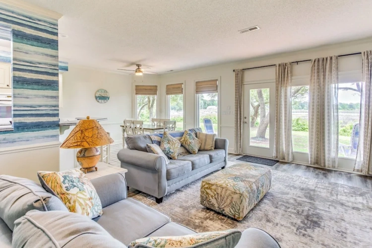 3 Bedrooms Cottage