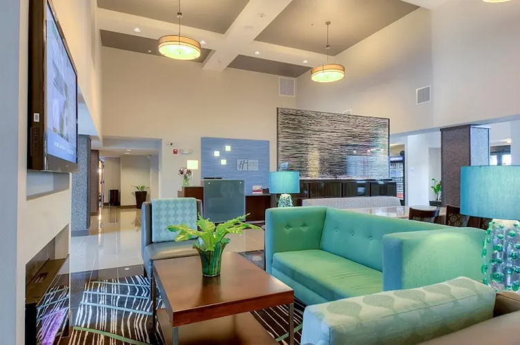 Quality Inn & Suites North- Legoland Area