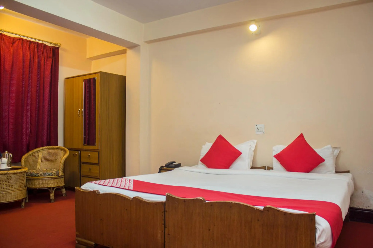 OYO 3330 Hotel Blue Diamond