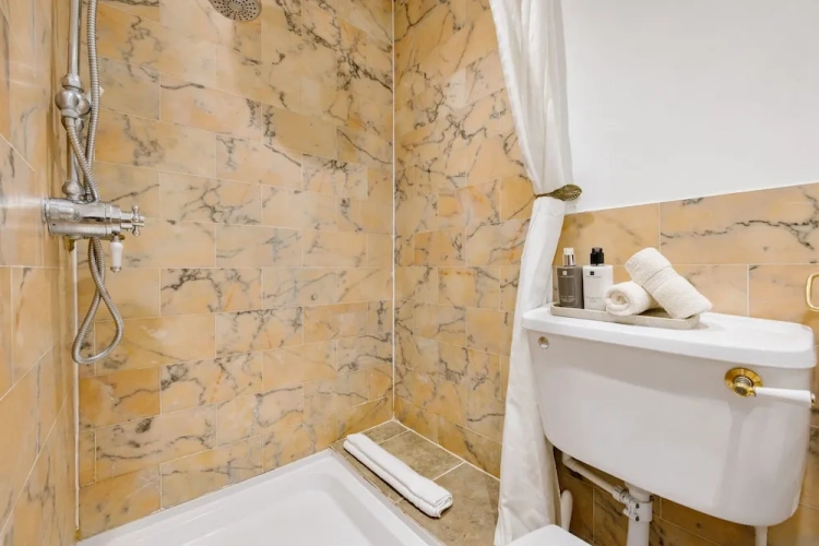 Standard Double Basement room
