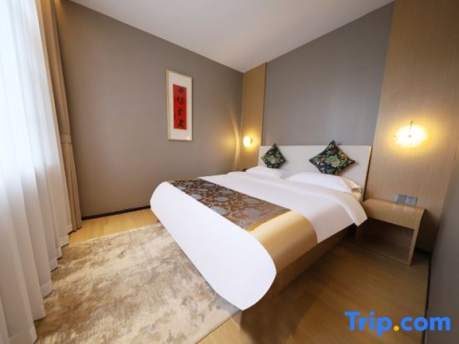 1 Bedroom Suite with garden view