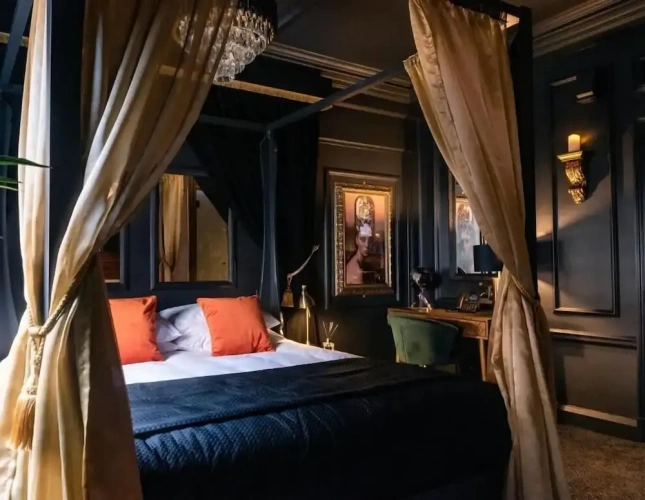 Classic Double room with city view