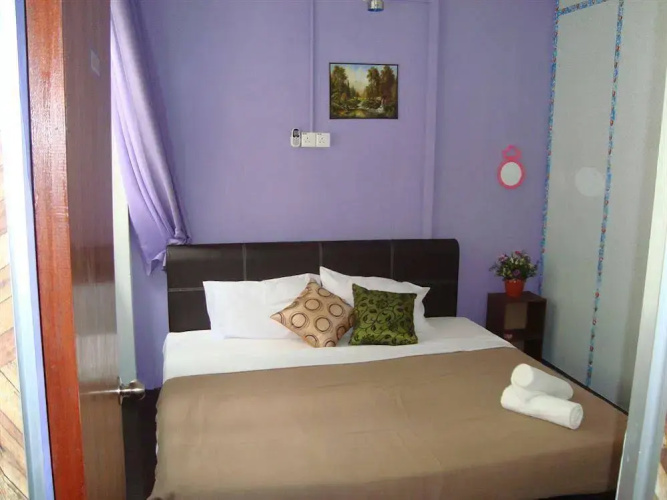 River Golden House - Hostel