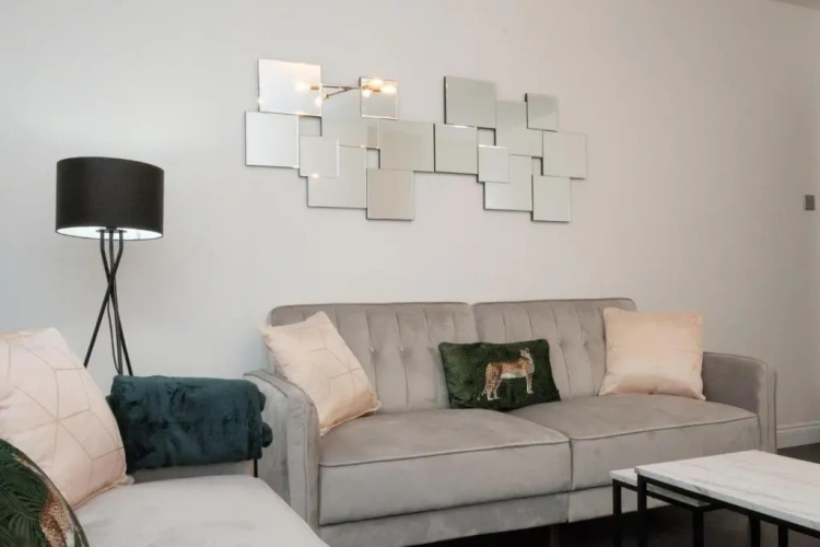 2 Bedrooms Apartment
