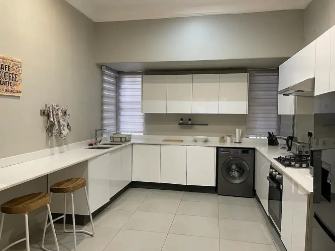 Contemporary 2 bed in Suburbs - 2081