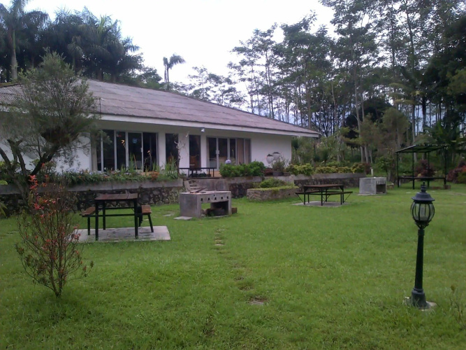 VILLA AKIRA, Mountain View Getaway
