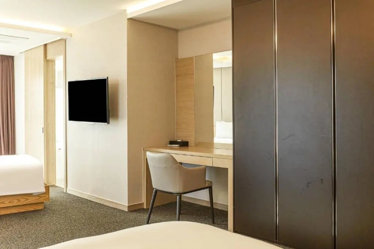 Deluxe Family room