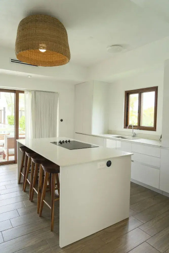 Private Jacuzzi and Balcony in 2-br Villa