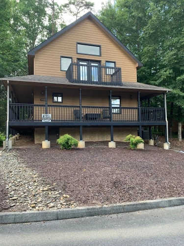 3 Bedrooms Cottage