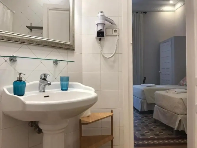Standard Triple room