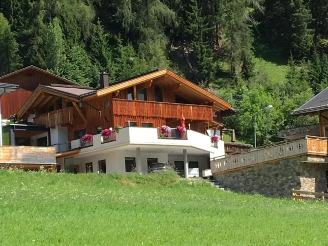 Apartment with mountain view