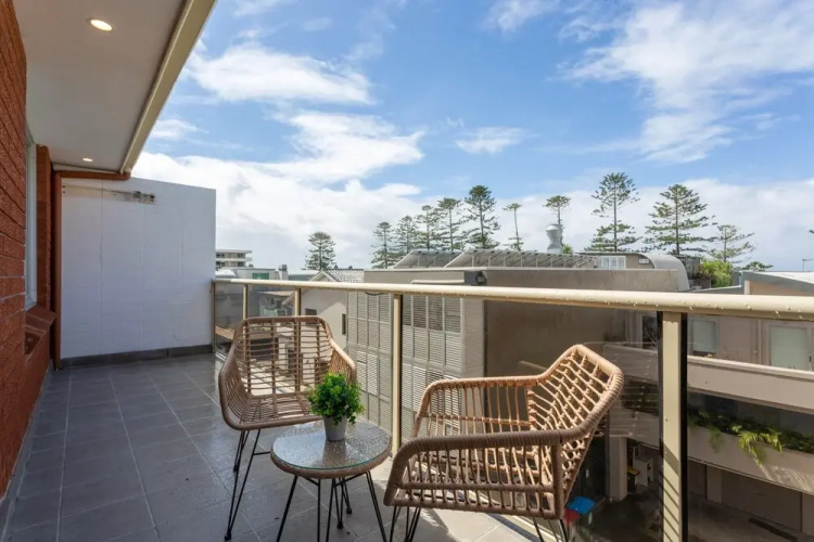 Madecomfy Trendy Apartment on Dee Why Beach