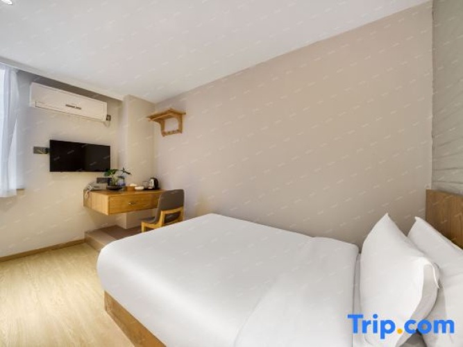 Standard Double room with view