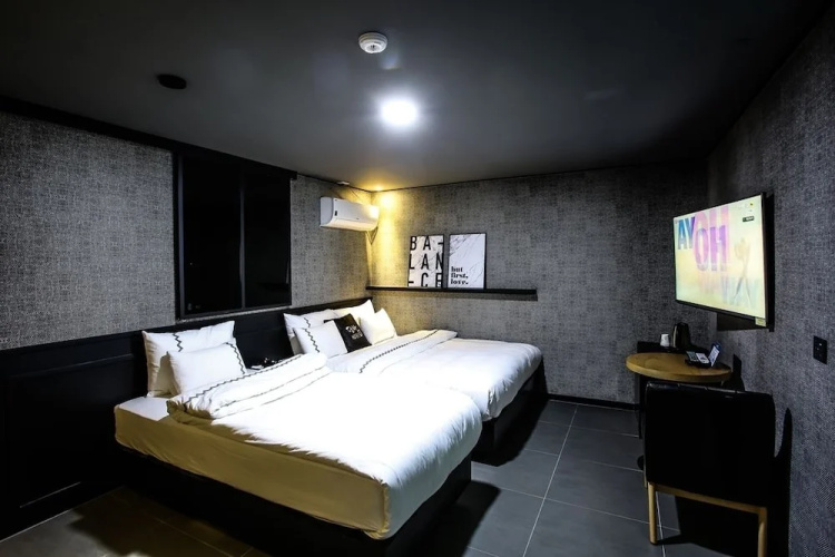 Seocheon Moonlight Night Hotel