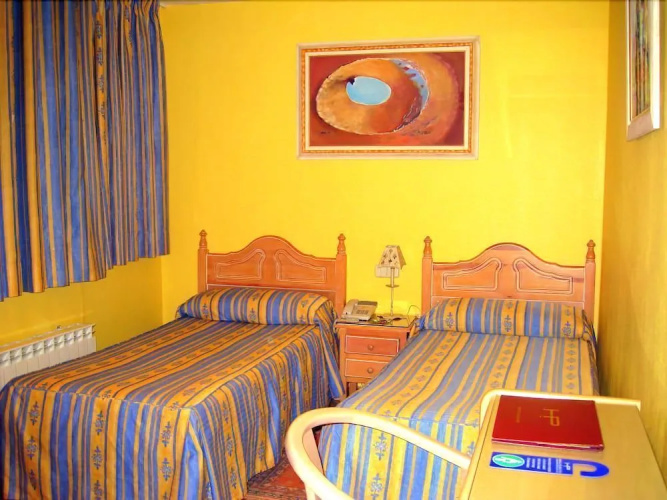 Hostal Plaza Dort