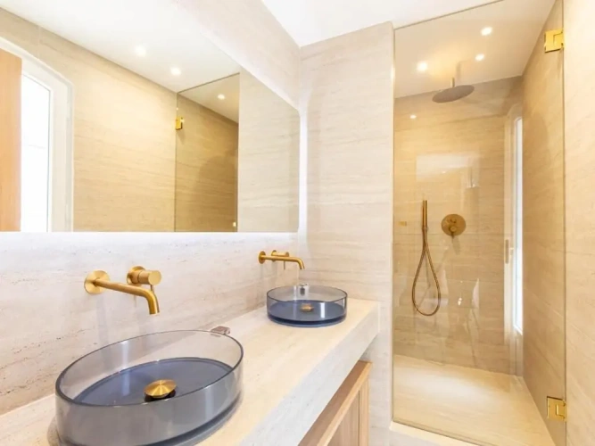 Deluxe Double room with balcony and beachfront