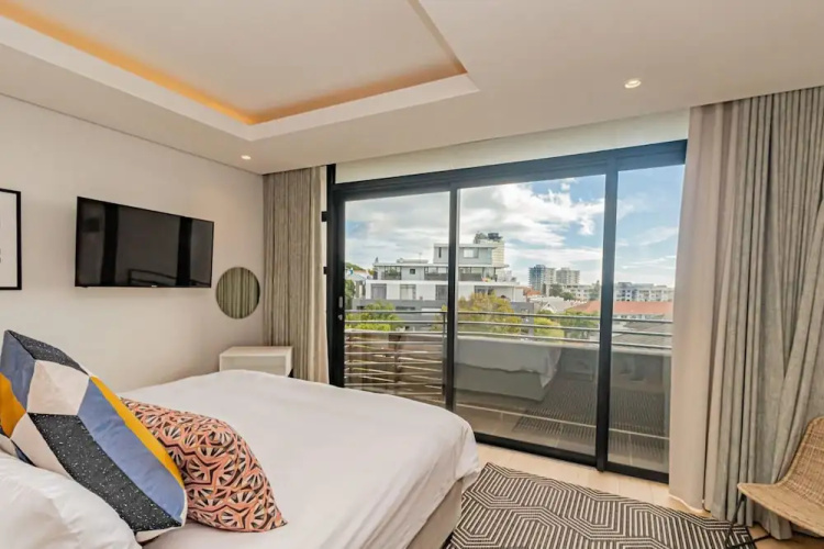 Modern Apartment w Rooftop Deck Scholtz Penthouse
