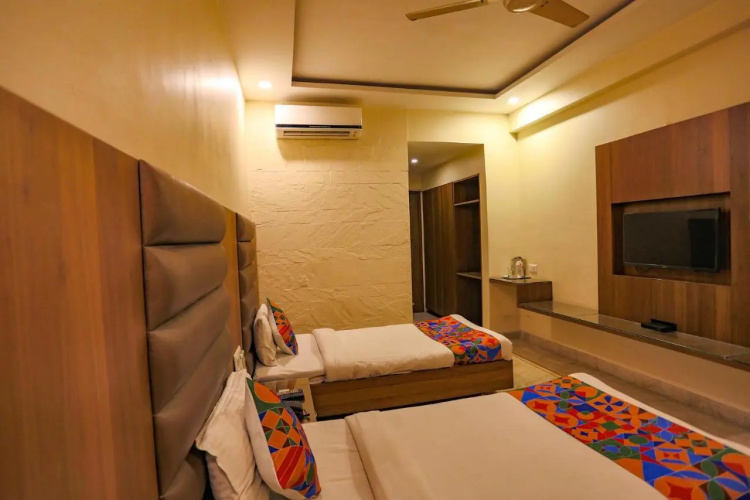 Fabhotel Surya