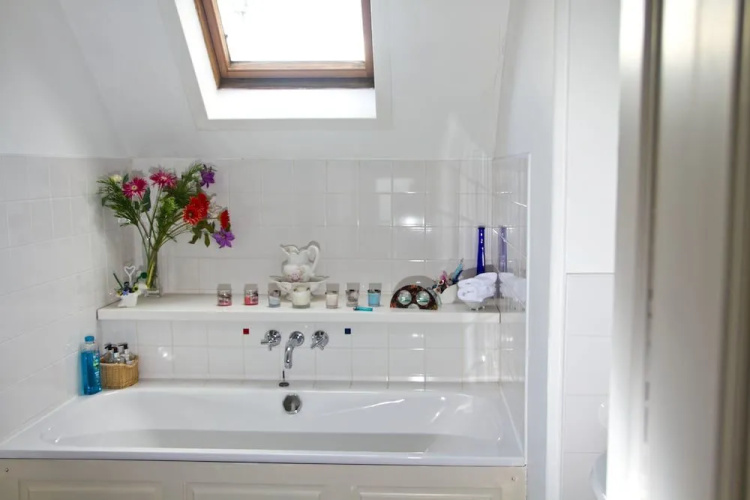 Airlie House B&B