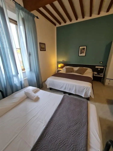 Economy Quadruple room