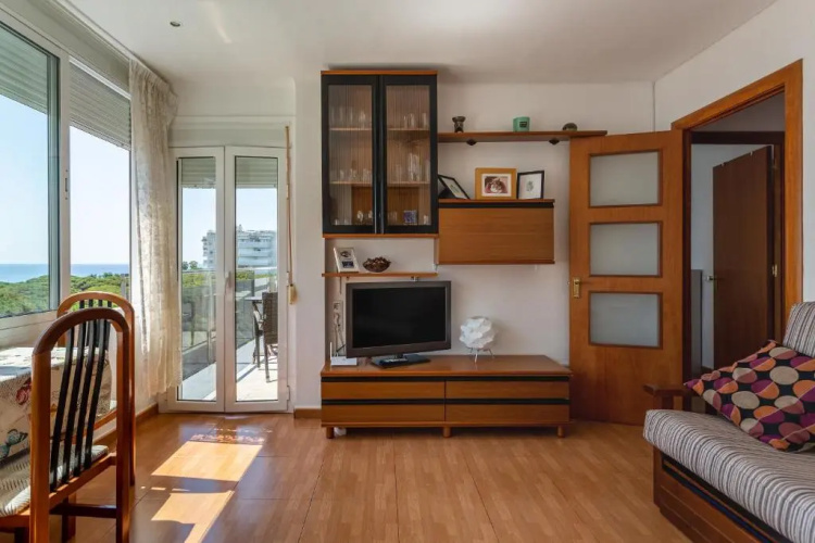 Apartment 60 mtres from the beach