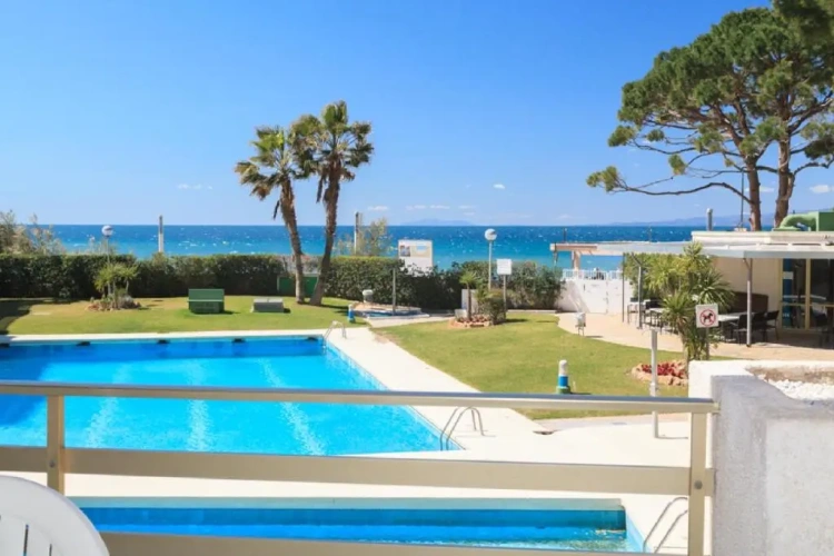 2 Bedrooms Apartment with sea view
