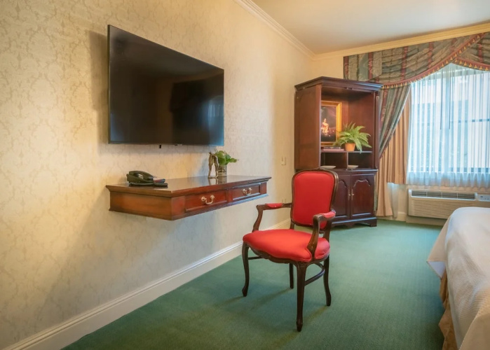 Bristol Hotel