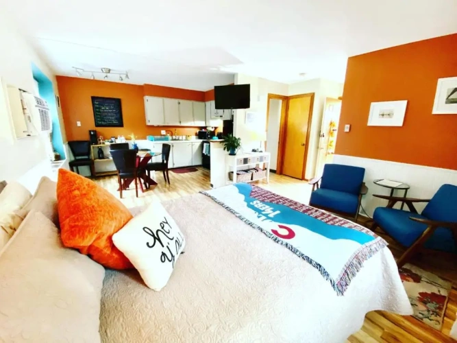 Apartment with balcony
