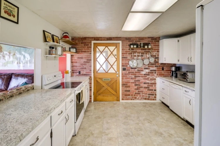 4 Bedrooms Cottage