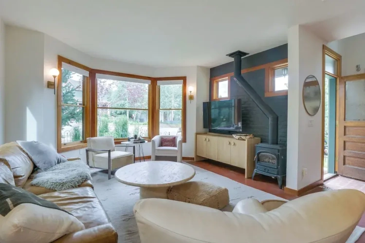 3 Bedrooms Cottage
