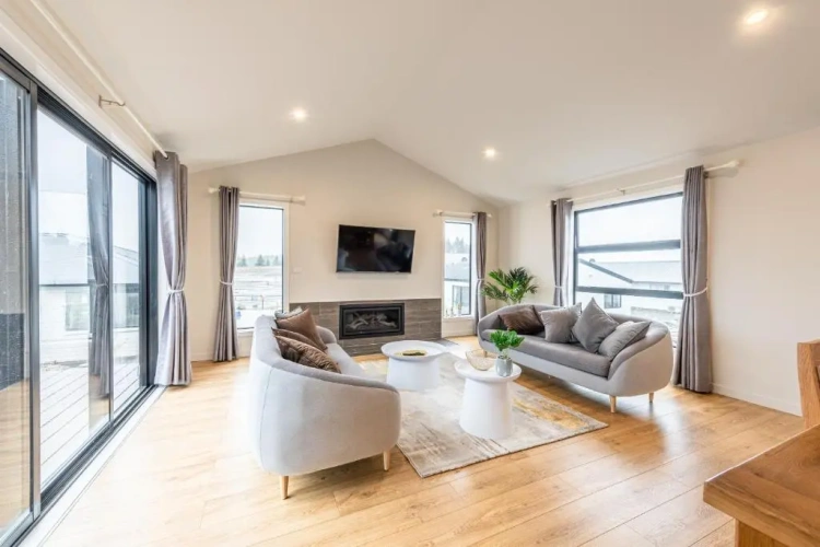 3 Bedrooms Apartment