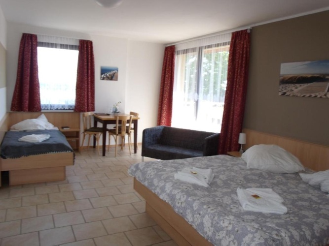 Standard Triple room with balcony