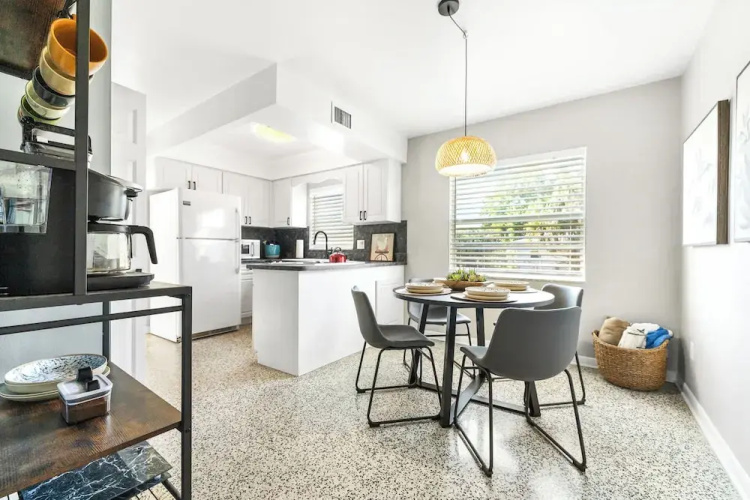 Sunny Side Up A Charming Retreat!