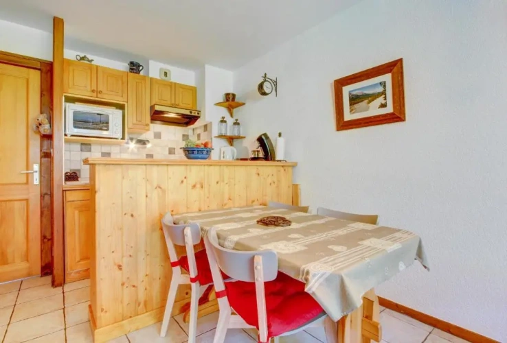 2 Bedrooms Apartment