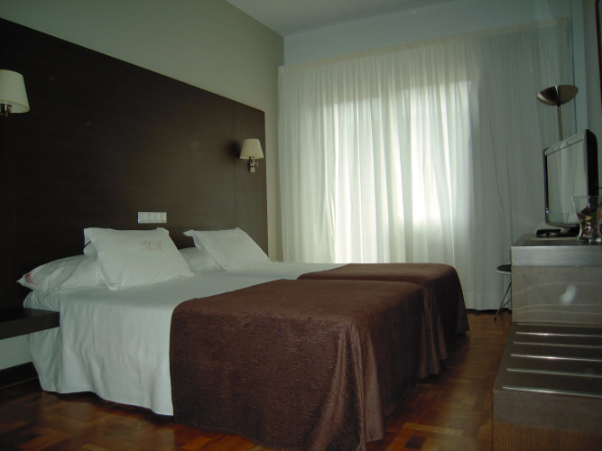 Méndez Núñez Hotel