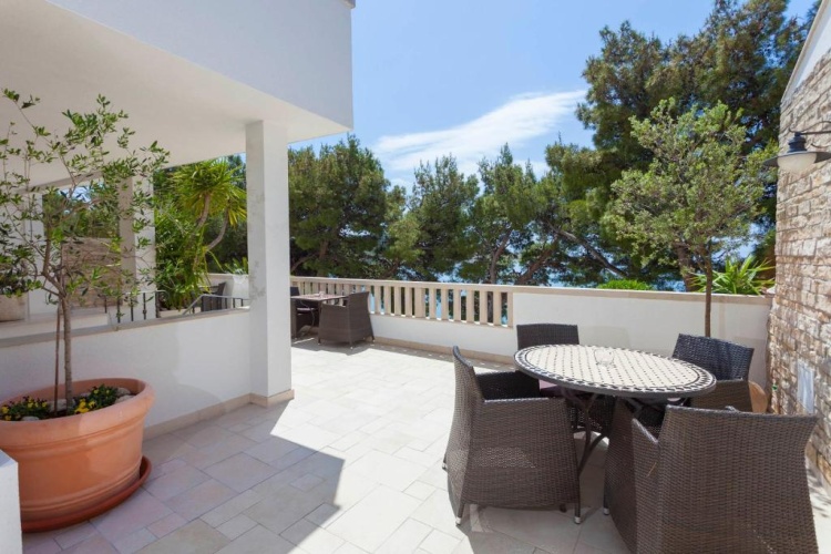 1 Bedroom Apartment with balcony and with sea view