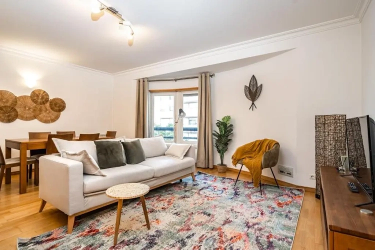 2 Bedrooms Apartment