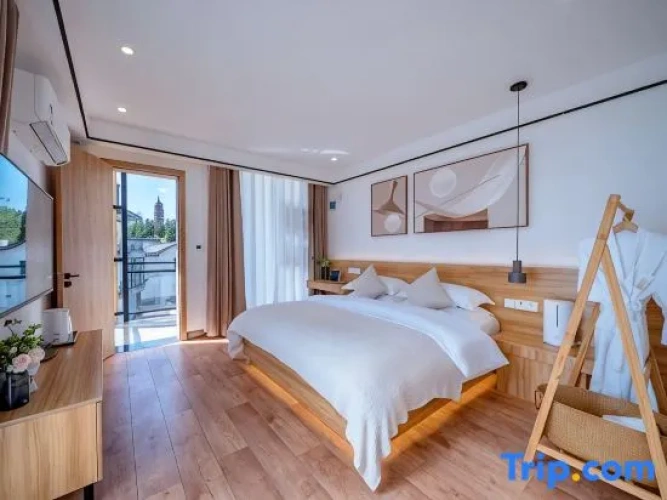 Standard Double room with balcony and with city view