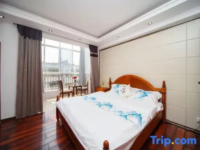 2 Bedrooms Suite with balcony