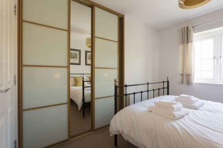 The Rectory Apartment + Free Parking