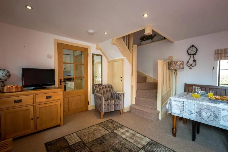 2 Bedrooms Cottage