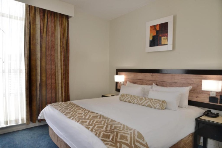 Standard Twin Suite