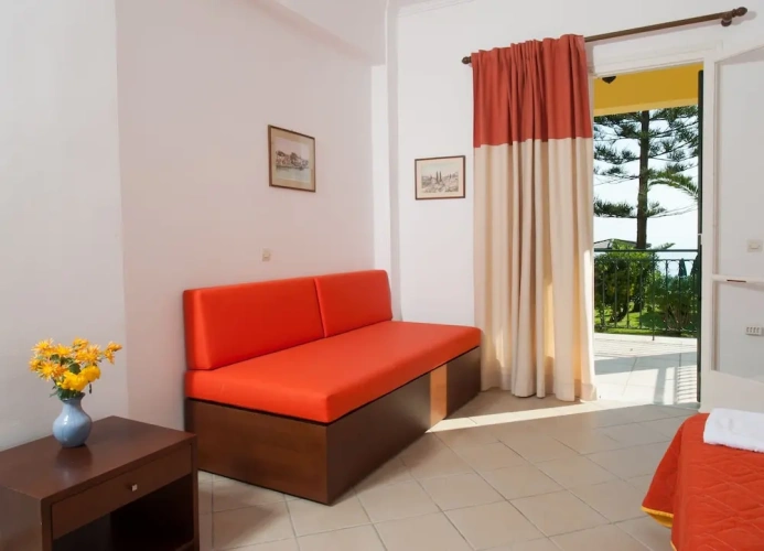 2 Bedrooms Standard Quadruple Family room with sea view