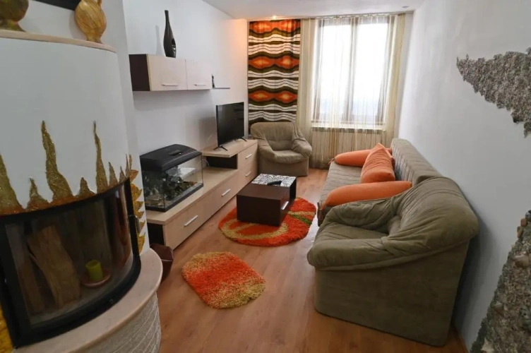 2 Bedrooms Apartment